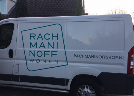 Autoreclame logo over zijkant