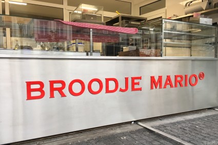 Perspex letters broodje mario